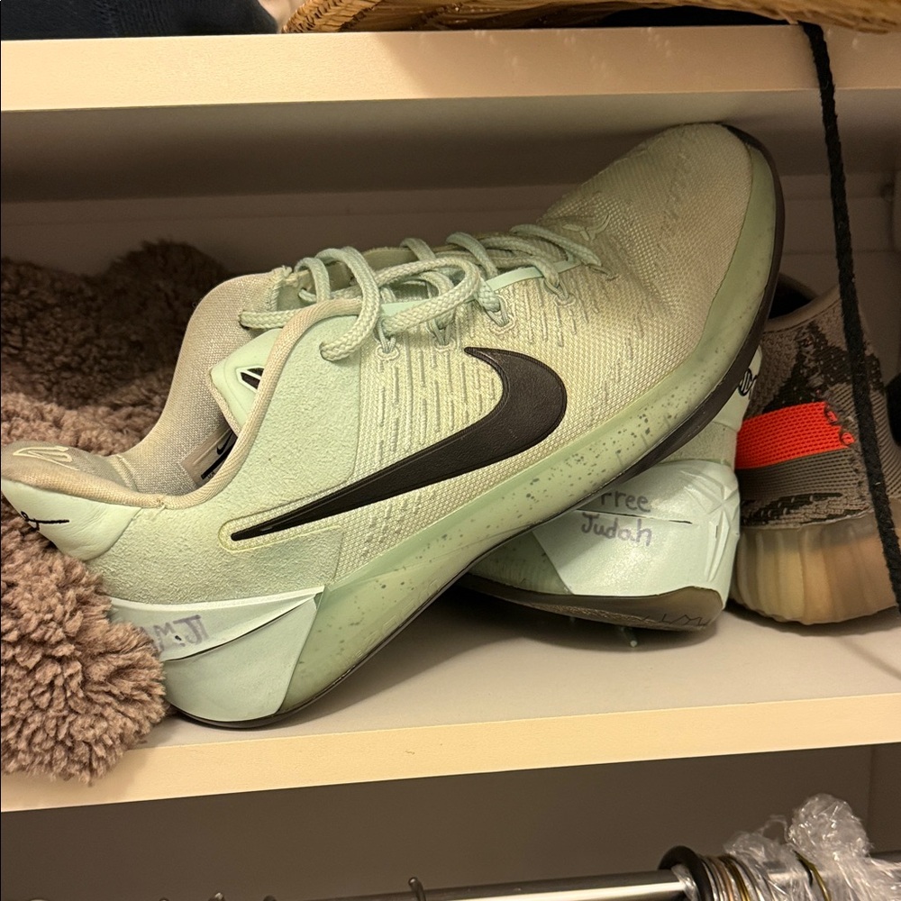 Nike Kobe Igloos size 11